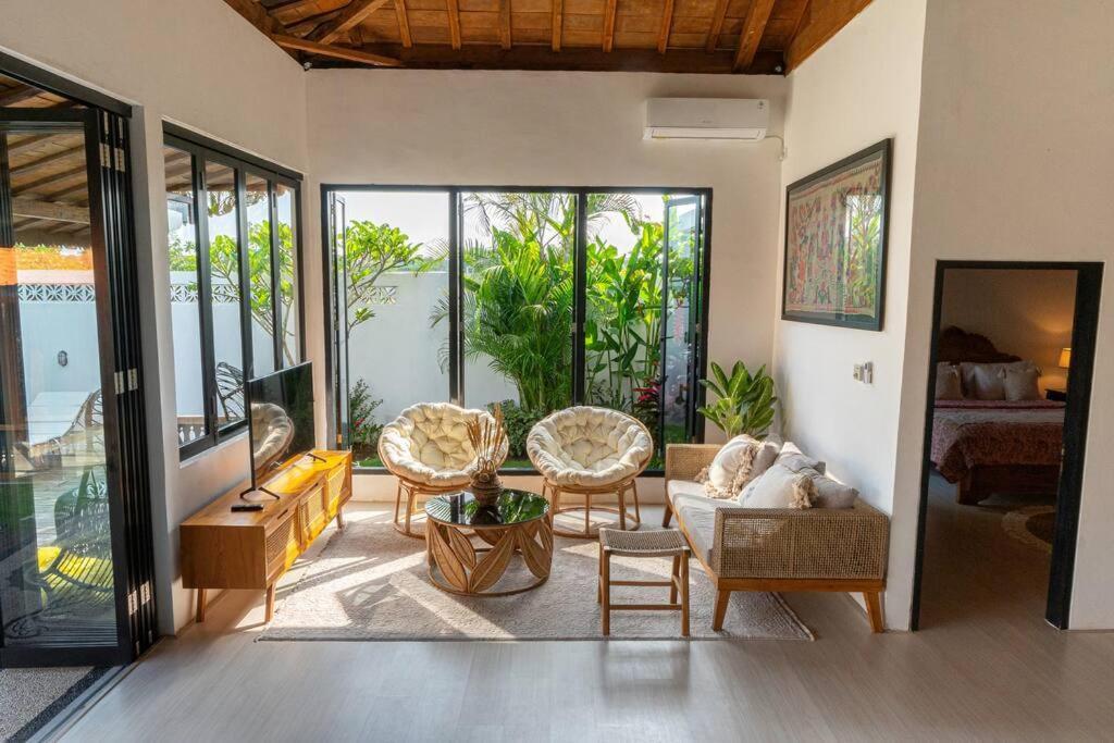 Berawa Canggu Stylish Joglo 3 Bedrooms Private Villa With Private Pool Εξωτερικό φωτογραφία